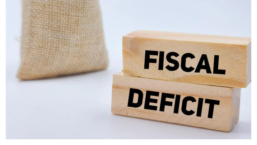 Core Sector Declines Amid Improving Fiscal Deficit in India