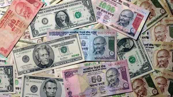 Indian Rupee Weakens Amid Rising US Dollar Demand