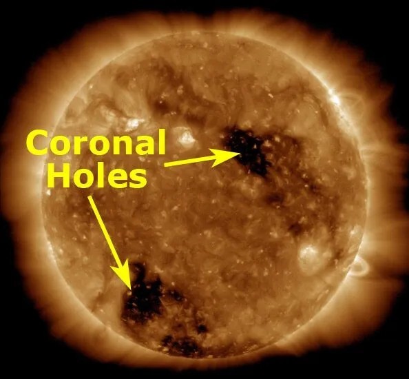 New Study Reveals Coronal Holes' Thermal and Magnetic Structures