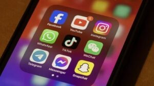 France Restricts Social Media for Kids Under 15